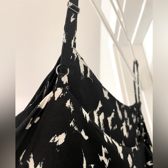 GAP midi dress with abstract design (size 6) - EUC - Picture 2 of 6